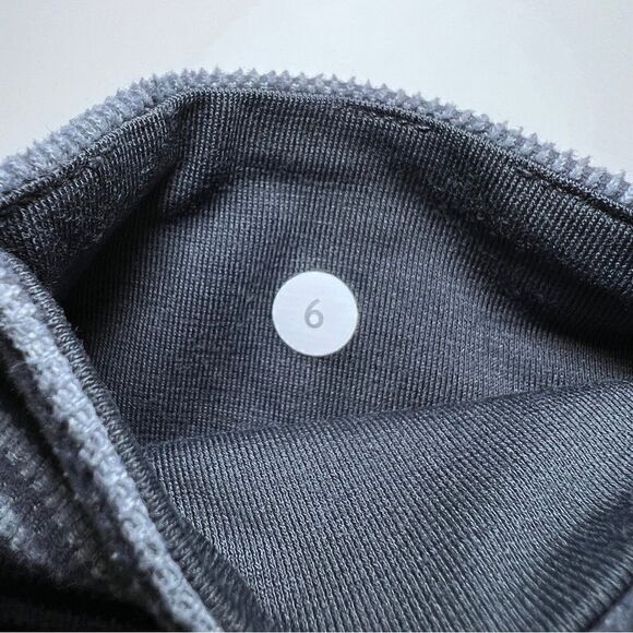 Lululemon Wunder Under Crop *Reversible in Black Heathered Coal Mini Check - Picture 6 of 6